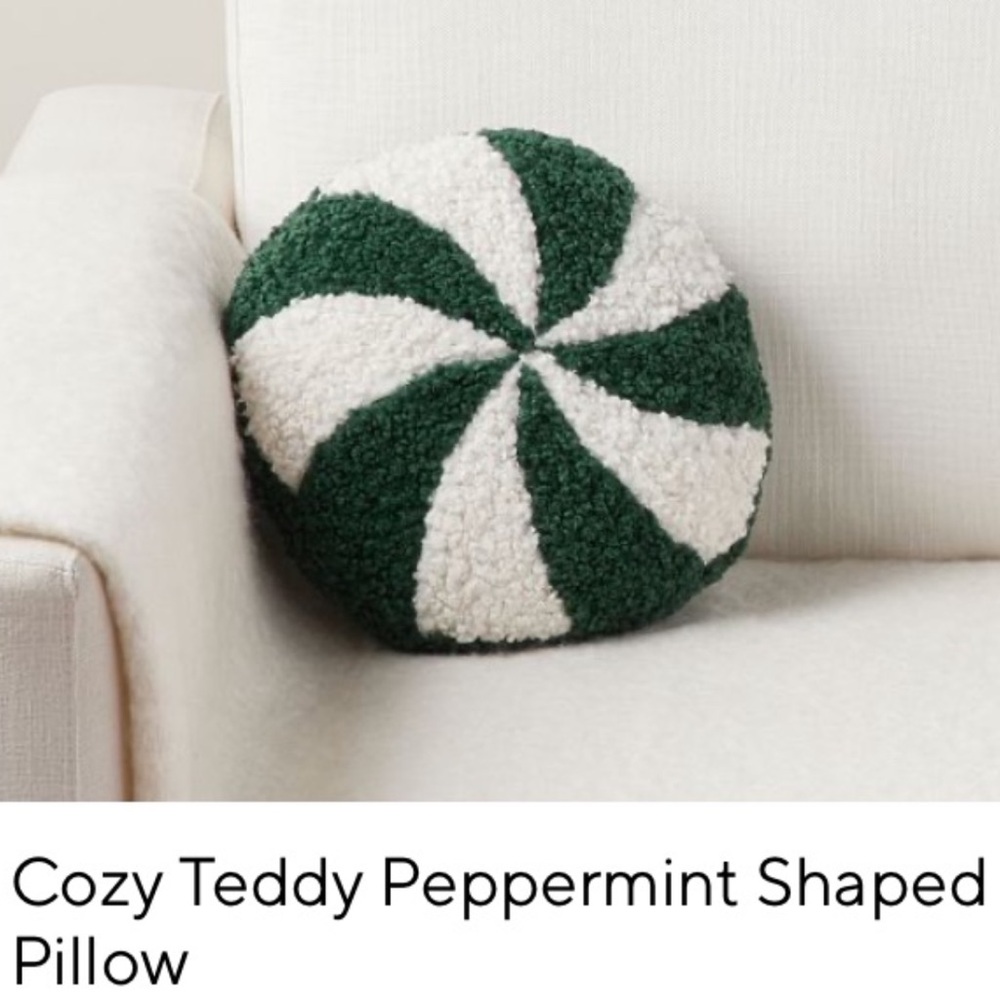 Pottery Barn (1) Cozy Peppermint Shaped Pillow